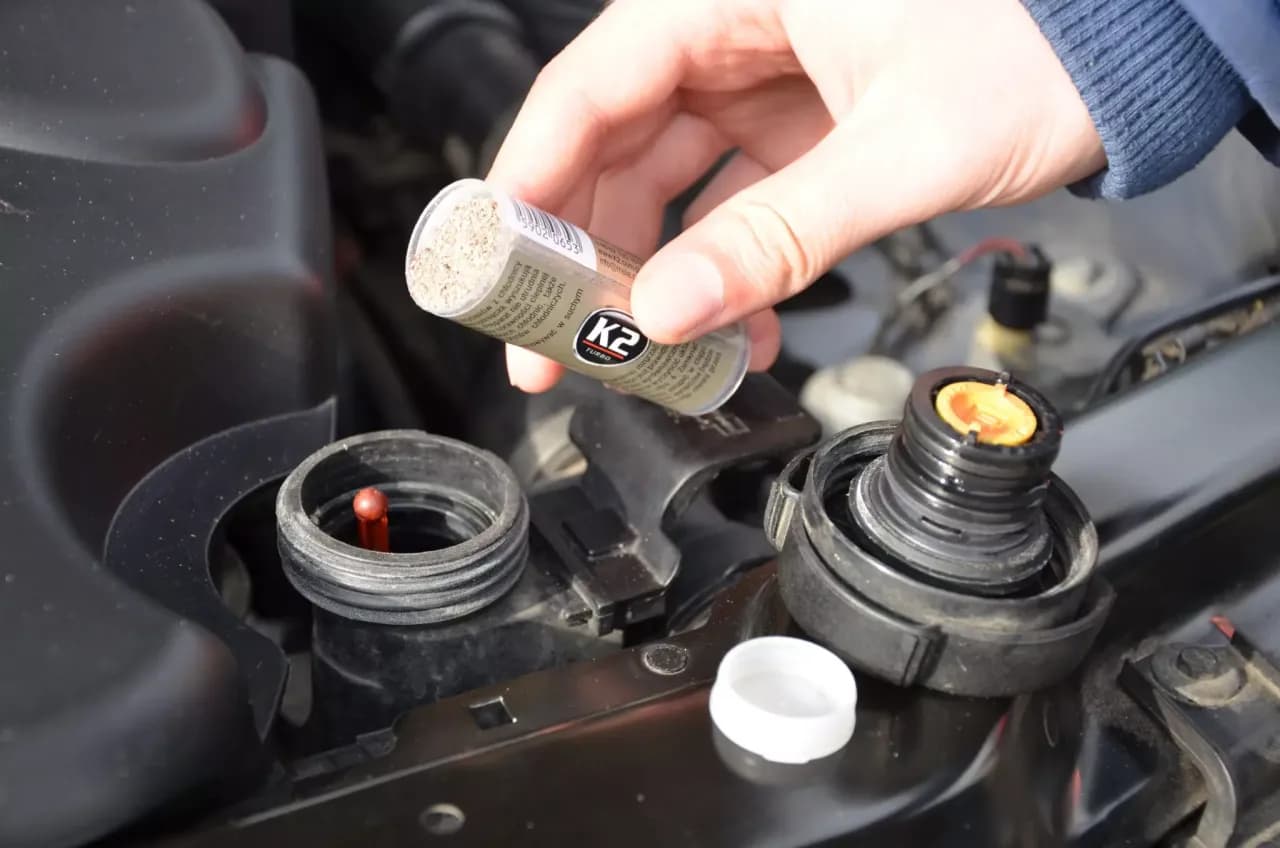 Naprawa chłodnicy wody: Warto? Jak to zrobić samemu lub z mechanikiem?