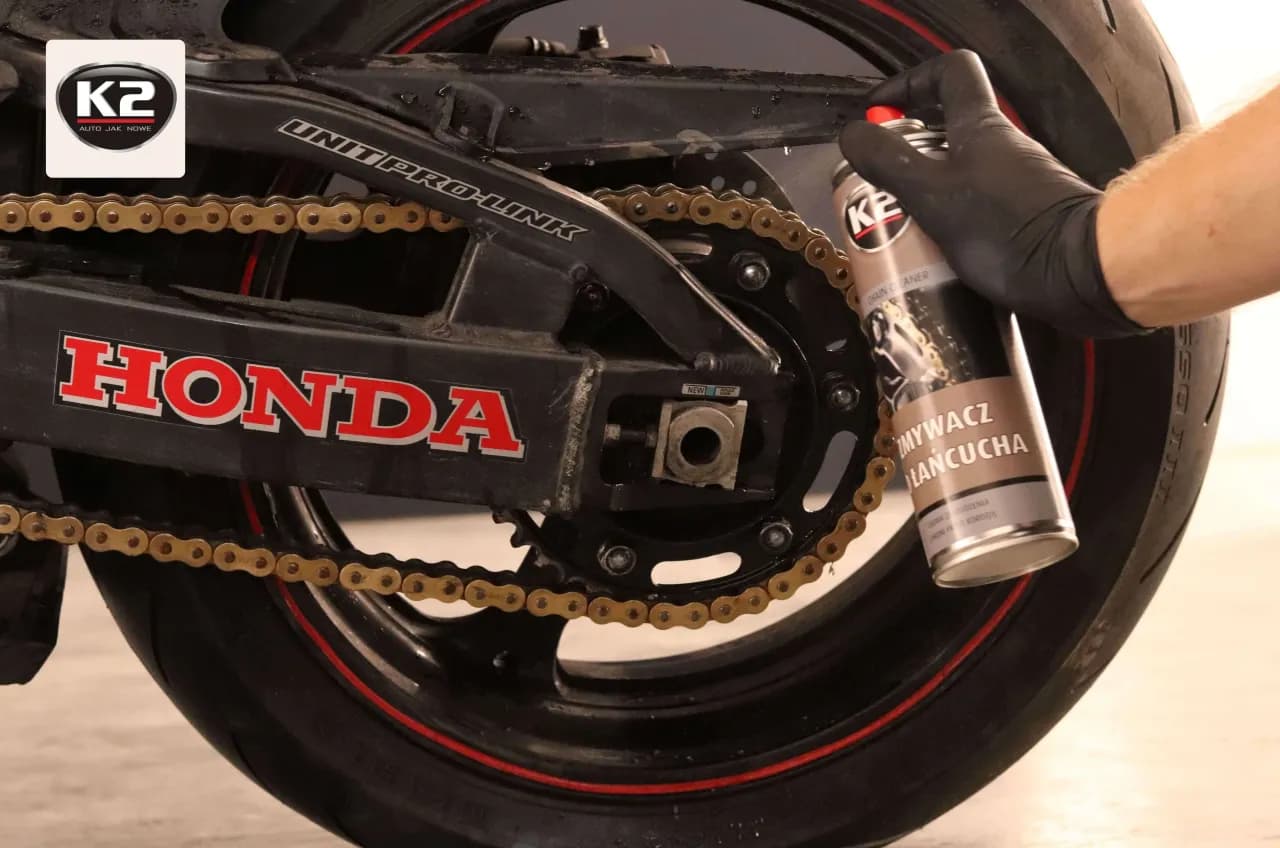 Łańcuch motocyklowy: Czym czyścić i czego unikać? Poradnik
